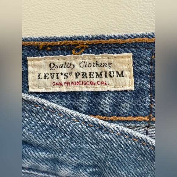 Levi’s 501® Original Cutoff High Rise Shorts With Shredded Hems And Button Fly - Picture 10 of 13